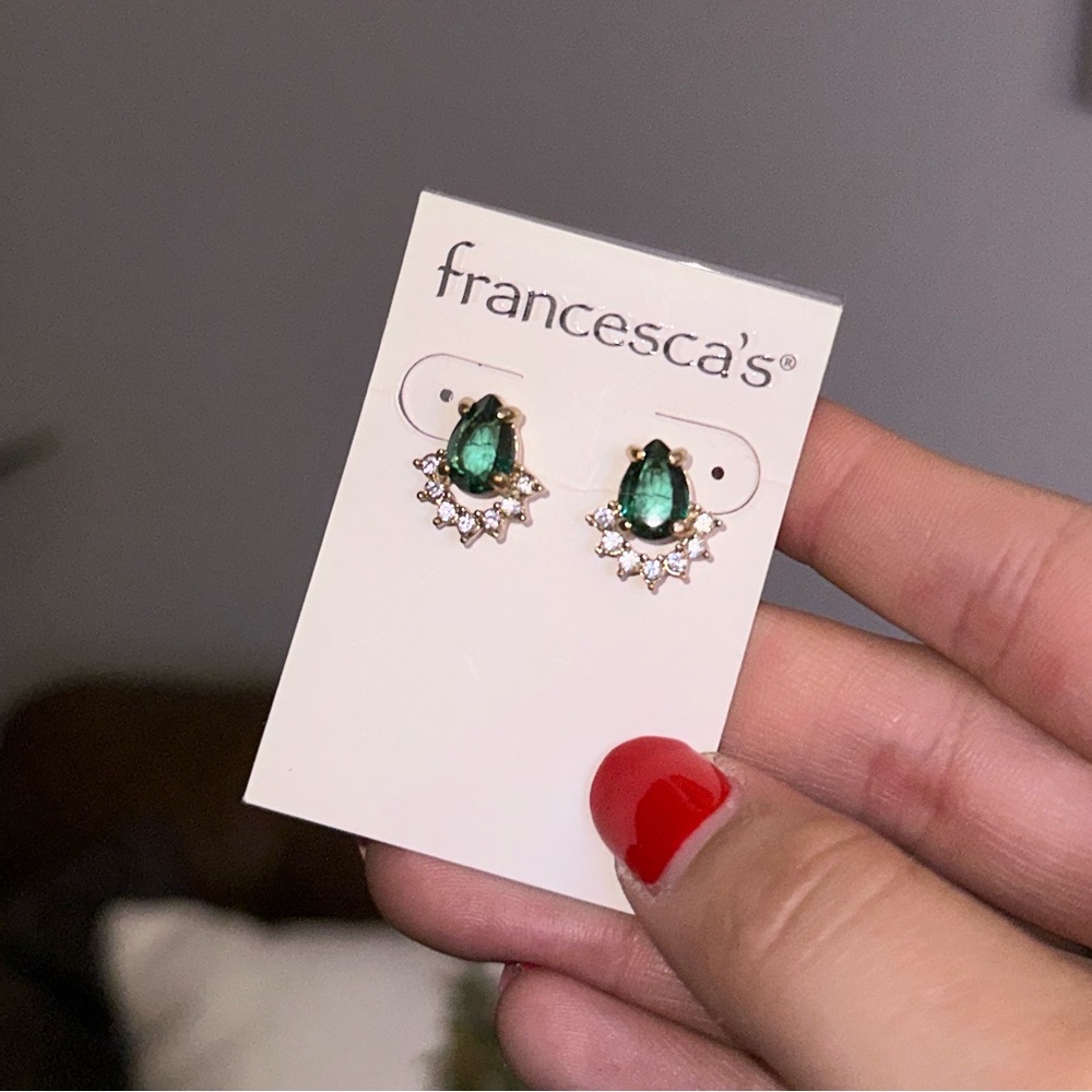 NWT Emerald Francesca’s Earrings